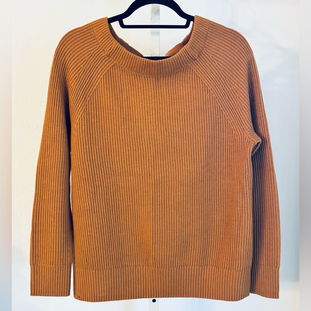 Banana Republic Ribbed Wool Blend Tie-back Pullover Sweater in Tan, Size Medium